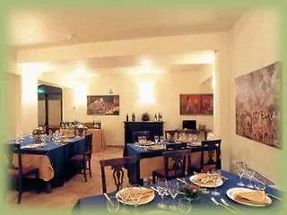 Le Vignole 3* אסיסי